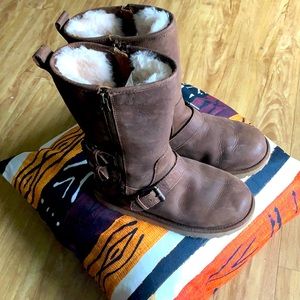 Girls’ Leather Buckle UGGS.. Limited Edition Style